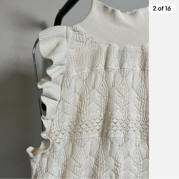 LOVE THIS TOP!!! cream knit ruffle accent/mock neck Sz M - Picture 2 of 9